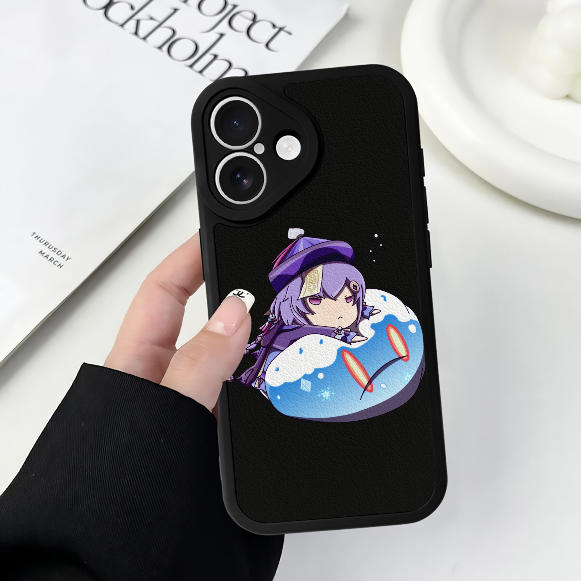 げんし神 七七 なな  genshin Nana 【iPhone 16シリーズ対応】シリコンスマホケース（レザー調） 材質：シリコン